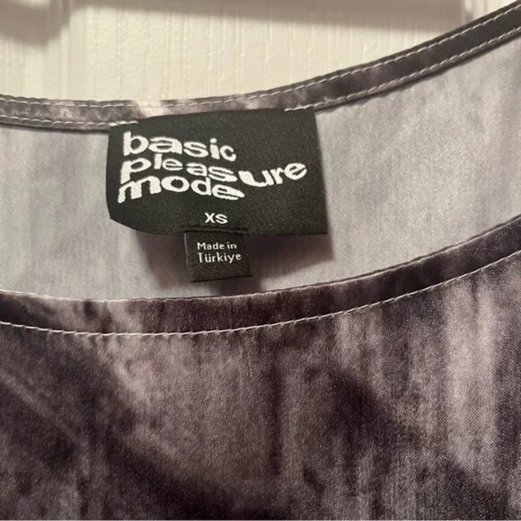 NWT Basic Pleasure Mode Bowtie City Print Satin Dress - Picture 10 of 14